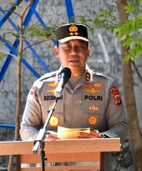 Kapolda NTT Sampaikan Duka Cita atas Kebakaran yang Merenggut Nyawa Dua Anak di Kabupaten Kupang