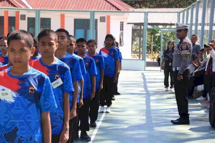 Polres Kupang Latih PBB Siswa SRMP 19 Kupang di Sentra Efata Naibonat