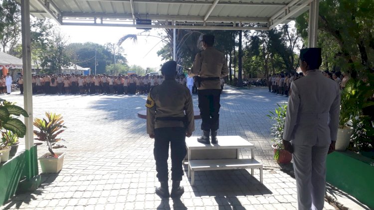 Kapolsek Kupang Timur Jadi Pembina Upacara Hari Kesaktian Pancasila di SMA Negeri 1 Kupang Timur