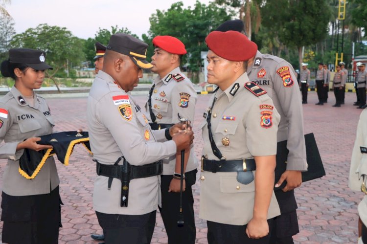 Kapolres Kupang Pimpin Upacara Sertijab Dua Pejabat Utama dan Satu Kapolsek, Dorong Sinergi dan Peningkatan Pelayanan Publik
