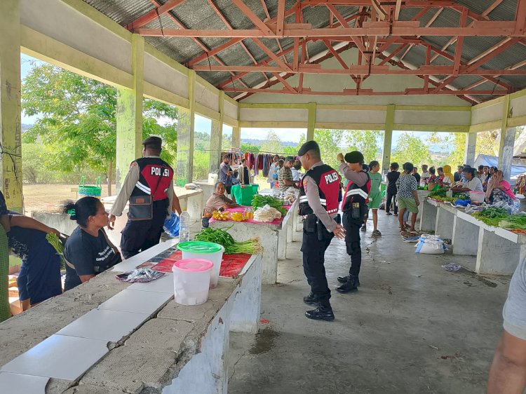 Regu 2 Sat Samapta Polres Kupang Gencar Patroli, Sasar Aktivitas UMKM di Pasar Lili Fatuleu