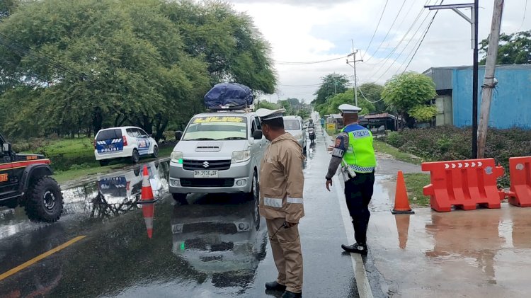 Kapolres Kupang Tinjau Langsung Pos Pengamanan Nataru 2025, Pastikan Kesiapan Personel Jelang Natal