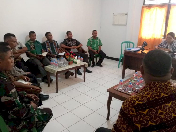 Polsek Kupang Timur Hadiri Rapat Perdana Camat Amabi Oefeto Bersama Kepala Desa dan Instansi Terkait