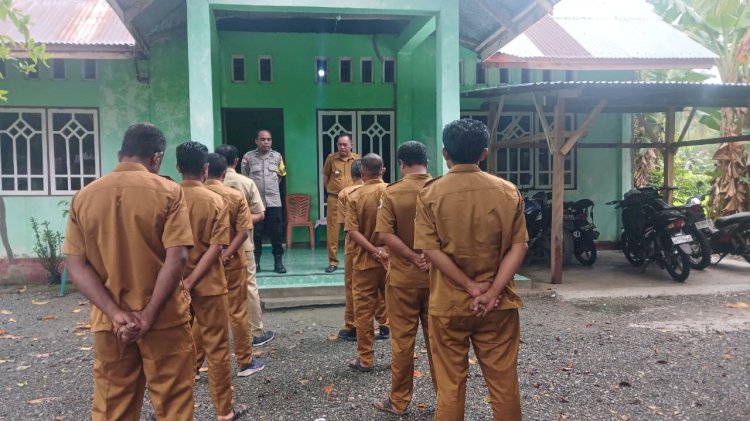 Bhabinkamtibmas Kolabe dan Timau Ajak Aparat Desa Bersinergi Jaga Kamtibmas