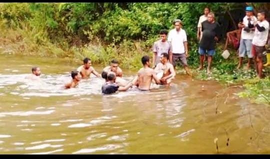 Remaja 17 Tahun Tewas Tenggelam di Embung Desa Bone, Polisi dan Warga Lakukan Evakuasi