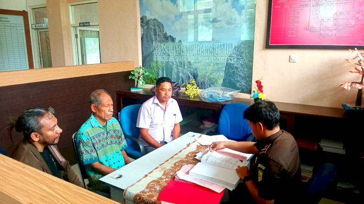 Polsek Fatuleu Limpahkan Tersangka KM ke Kejari Kabupaten Kupang