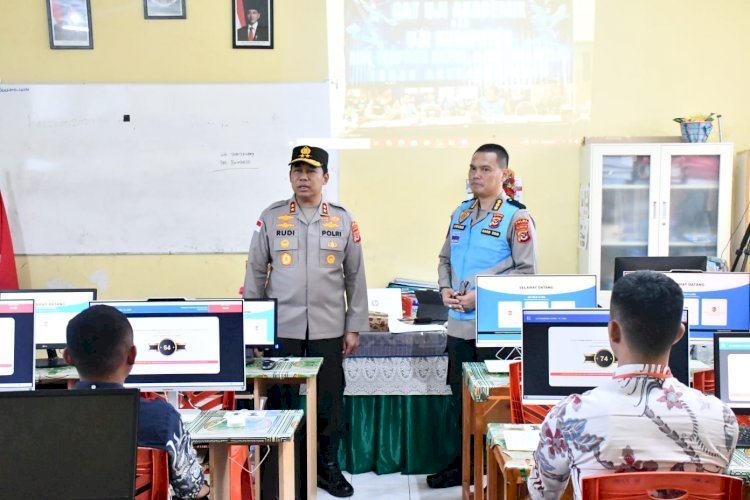 “Jangan Percaya Calo!” Pesan Tegas Kapolda NTT Saat Tinjau Seleksi Taruna AKPOL 2026 di Kupang
