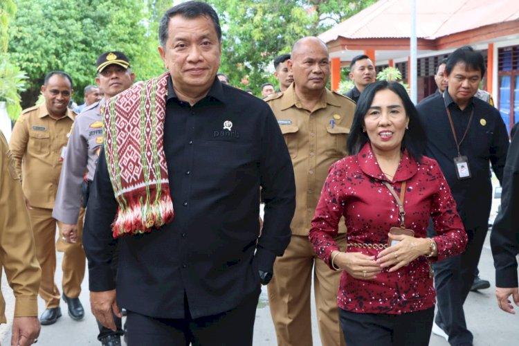 Polres Kupang Amankan Kunjungan WamenPAN-RB Tinjau Program Prioritas Presiden di SRMP 19 Kupang