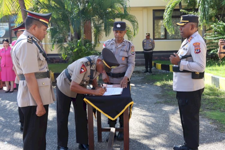 Kapolres Kupang Pimpin Sertijab Dua Kapolsek, Tekankan Sinergi dengan Tokoh Agama dan Forkopimcam