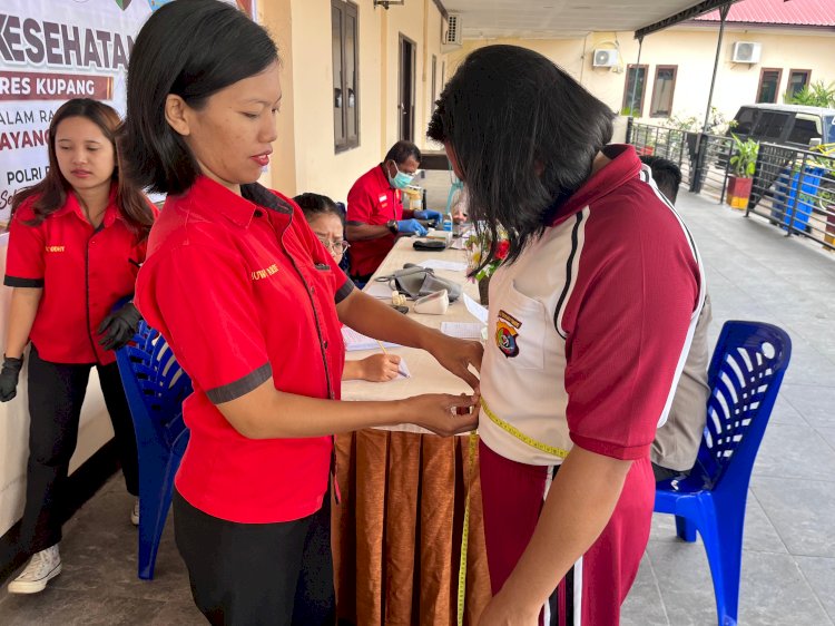 Polres Kupang Gelar Bakti Kesehatan Hari Bhayangkara ke-80, Layani 205 Peserta Donor Darah dan Pemeriksaan Kesehatan