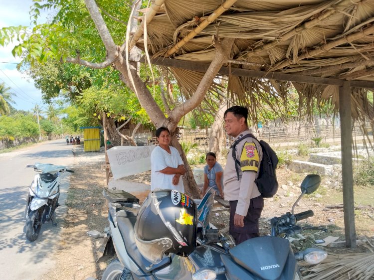 Sambang Warga, Bhabinkamtibmas Ajak Masyarakat Disiplin Bayar Pajak Kendaraan
