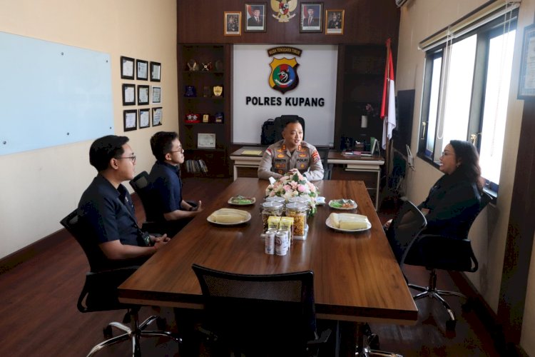 Bangun Sinergi dan Integritas, Ketua PN Oelamasi Silaturahmi ke Polres Kupang