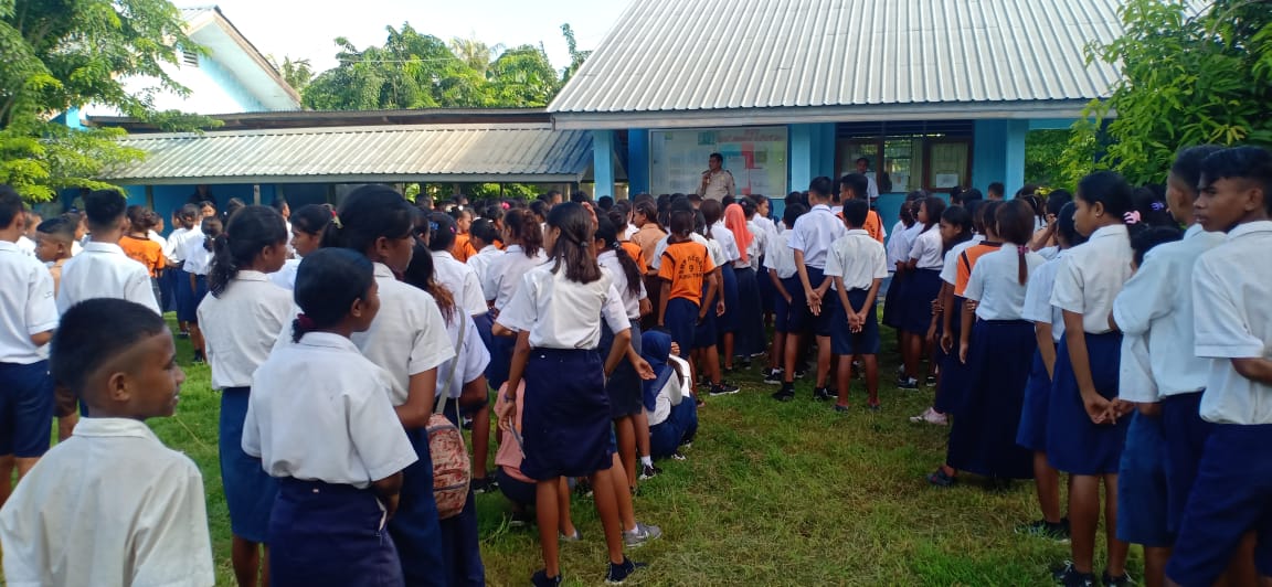 Kanit Dikmas Polres Kupang ajak siswa-siswi SMP N 9 Kutim jadi pelopor keselamatan